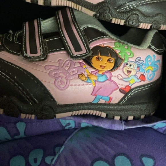Dora shoes - Picture 1 of 2